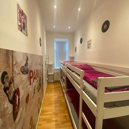 Cozy Appartm With + Airport/City Center Connection Lejlighed Wien Eksteriør billede