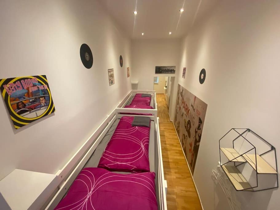 Cozy Appartm With + Airport/City Center Connection Lejlighed Wien Eksteriør billede